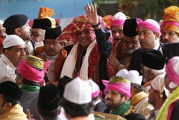 Asif Ali Zardari at the Ajmer Sharif Dargah Asif-Ali-Zardari-at-the-Ajmer-Sharif-Dargah
