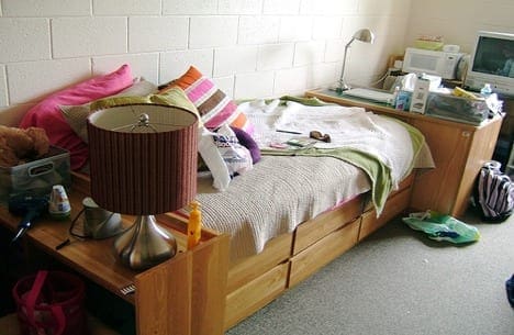 dorm-room-filled-with-stuff1