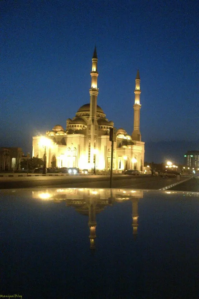 Buhairah Corniche Mosque, Sharjah, UAE reflected off the top of a car - Photo by Mohammed amzad, Blackberry 9900 5MP 396792_465669666776891_1985077397_n