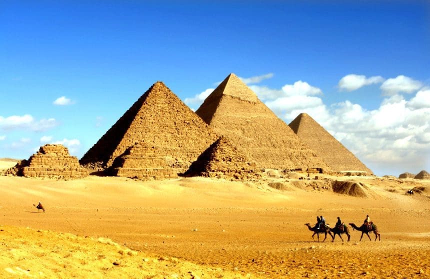 Egypt pyramids feature pic