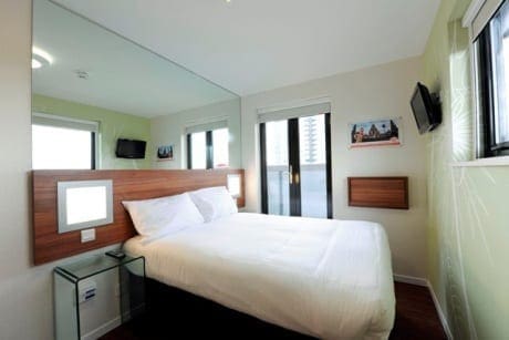 Tune-Hotel-Westminster-Double-Room bed bugs infestation can be a problem