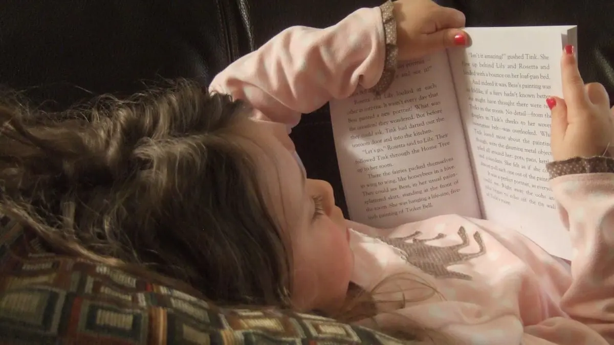 girl-book girl-book
