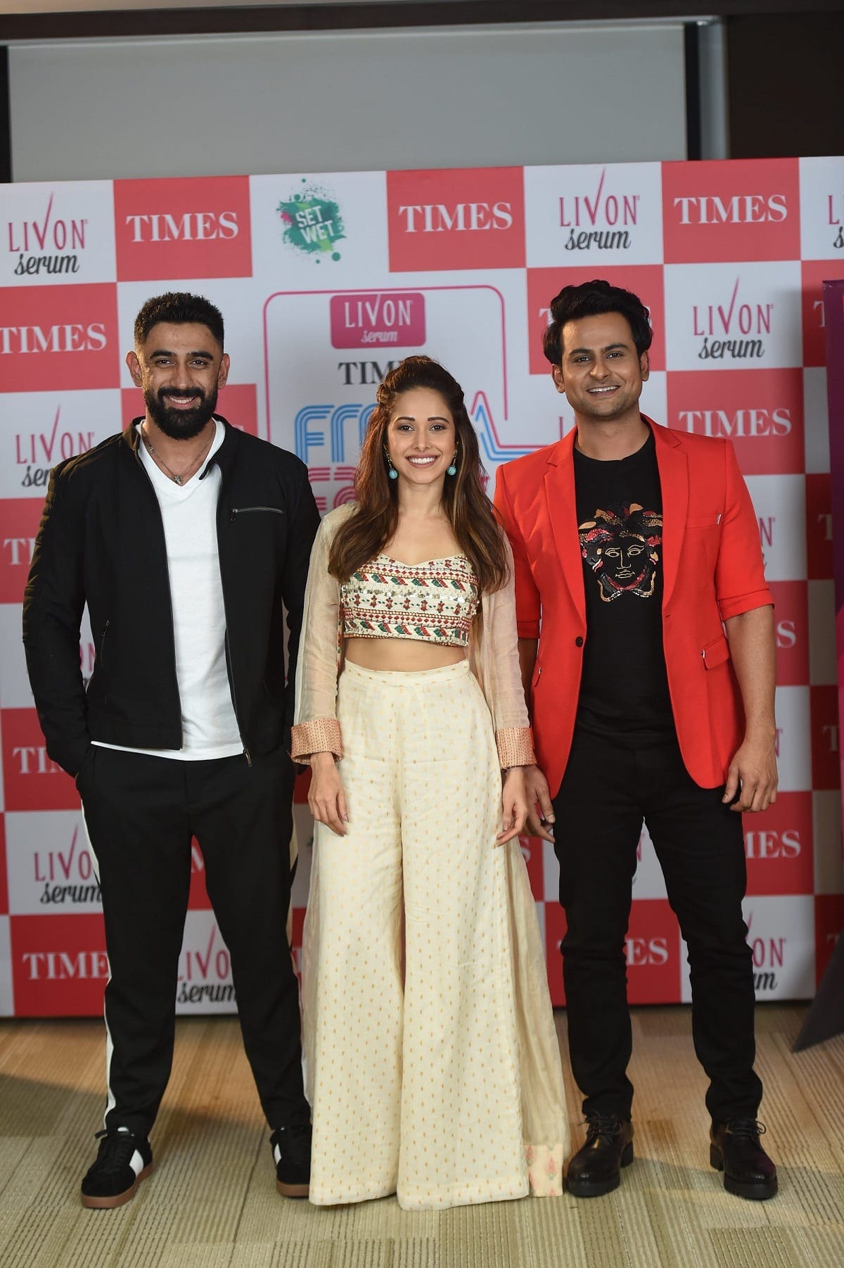 Actors Amit Sadh and Nushrat Bharucha along with Comedian Sanket Bhosale Actors Amit Sadh And Nushrat Bharucha Along With Comedian Sanket Bhosale