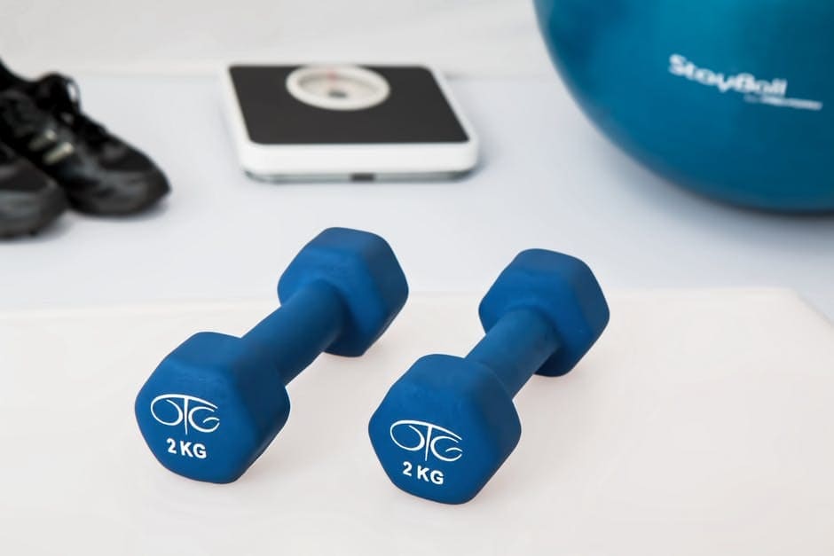 physiotherapy-weight-training-dumbbell-exercise-balls