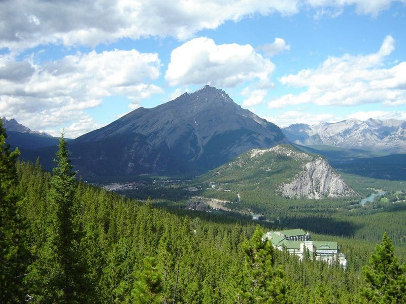 canadian rockies in-banff-national-park-alberta-canada