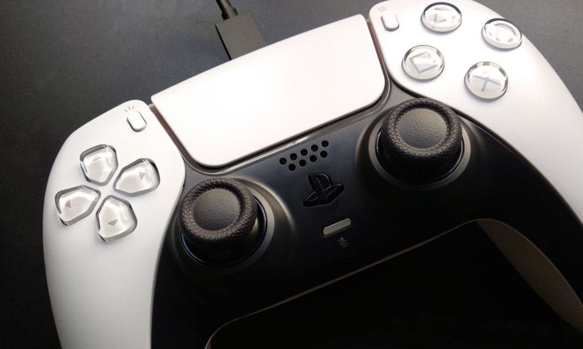 PS5 DualSense controller