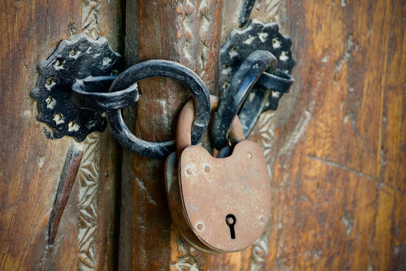 5 Things To Look For While Looking For A Local Locksmith 1 finding a locksmith