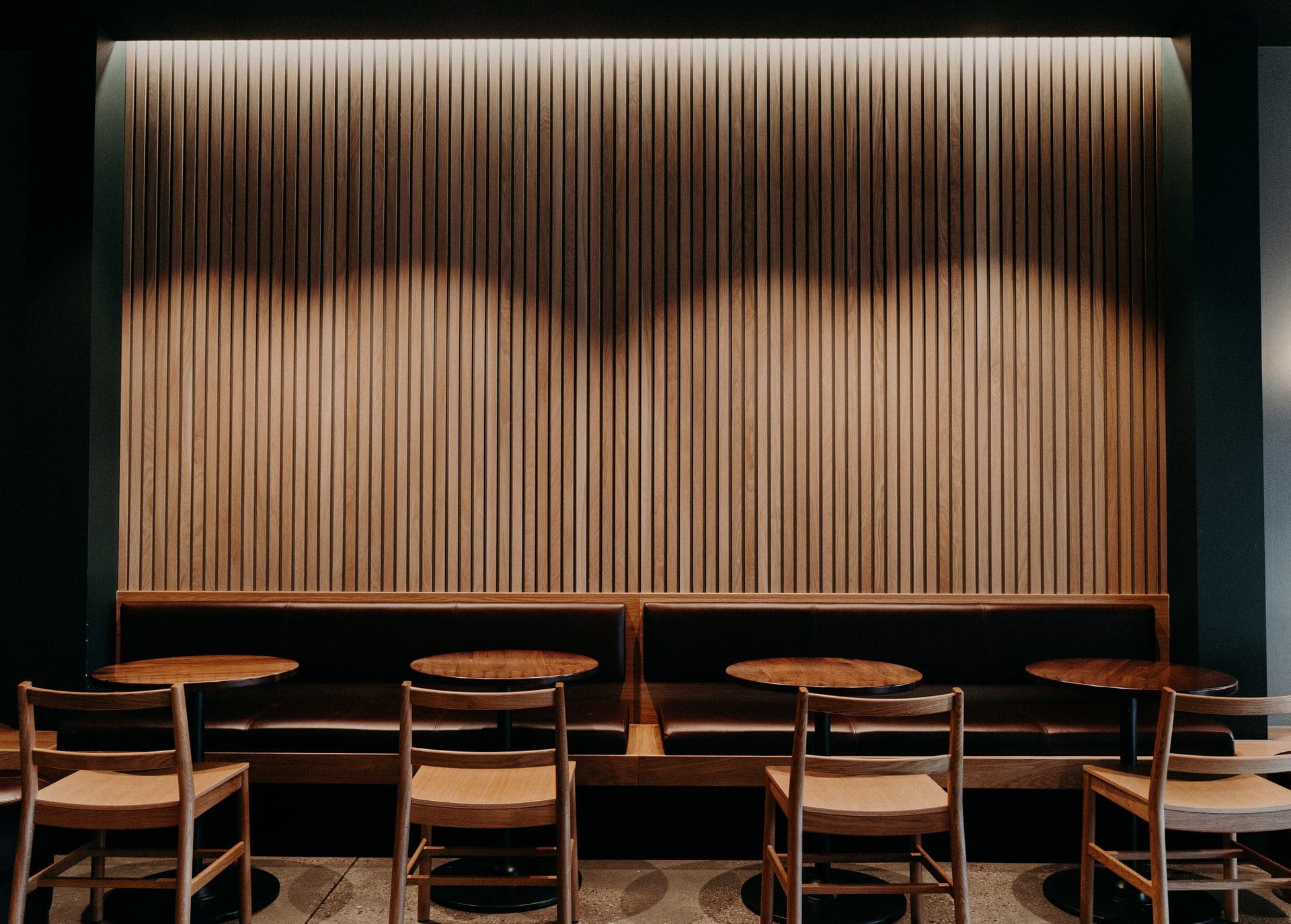 Revamp Your Restaurant With These Interior Designing Ideas 2 restaurant decor