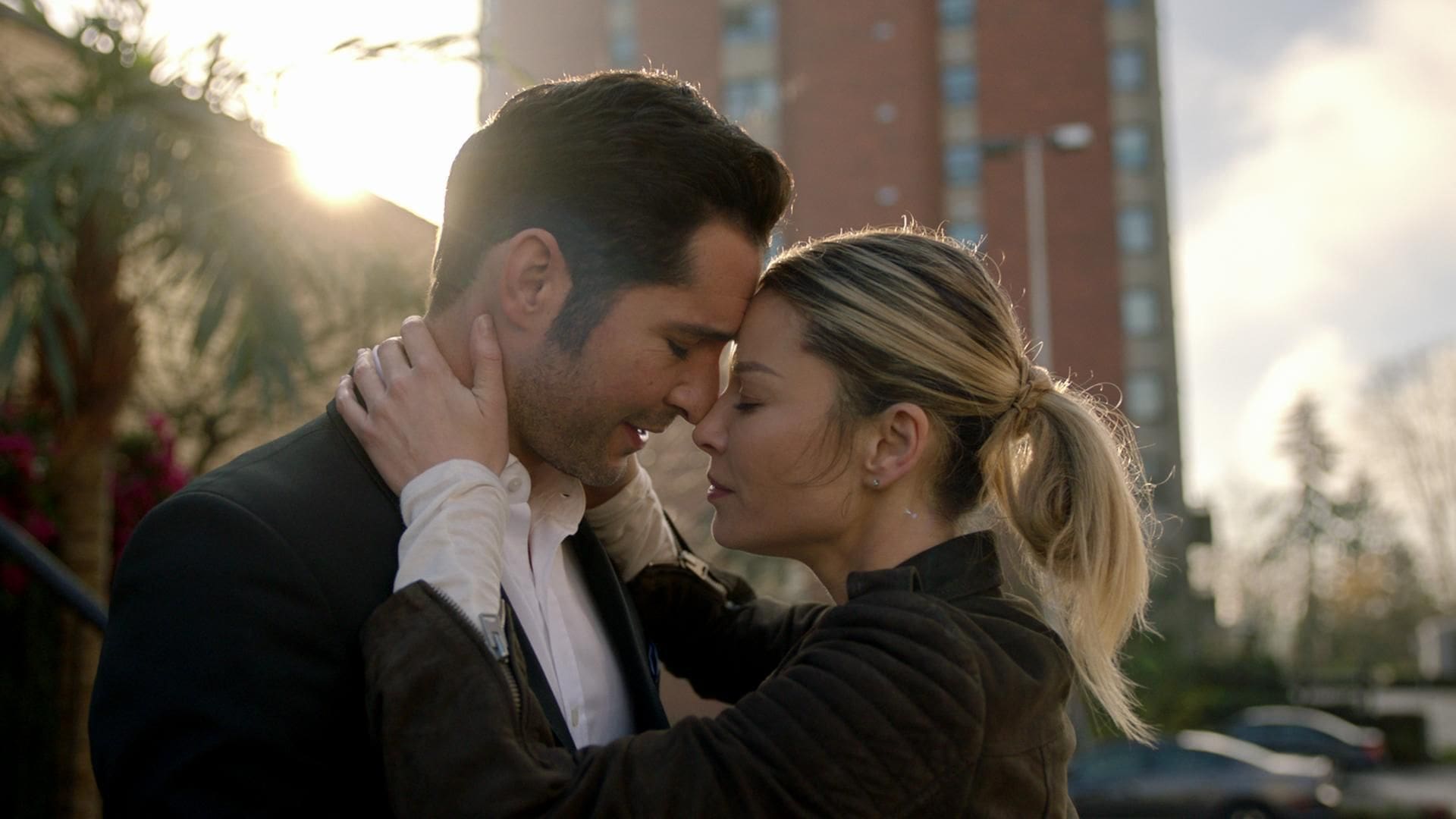 10 Reasons We Love And Miss Lucifer! 5 lucifer season 5b tom ellis lucifer lauren german chloe decker 1617045370